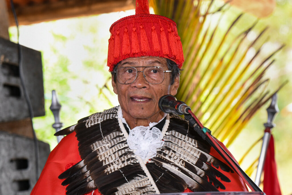 Cacique Juvenal Payayá durante Conselho Universitário da UNEB que entrega título Doutor Honoris Causa ao Cacique Payayá. Foto: Danilo Oliveira/Ascom UNEB